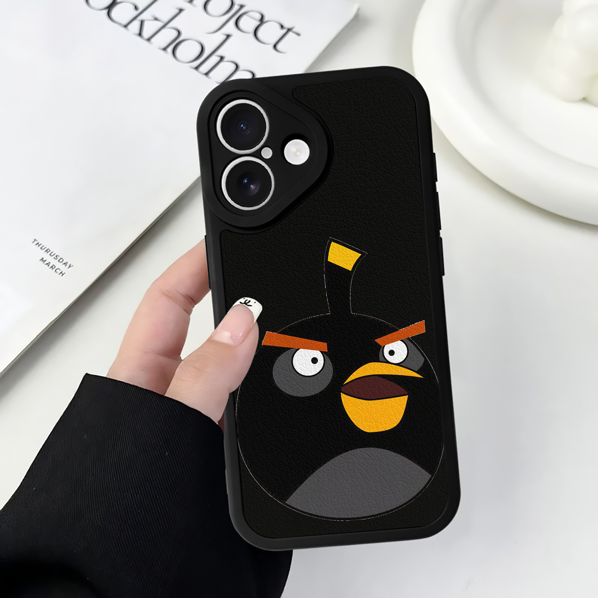 （画像用） Angry Birds アングリーバード 【iPhone 16シリーズ対応】シリコンスマホケース（レザー調） 材質：シリコン
